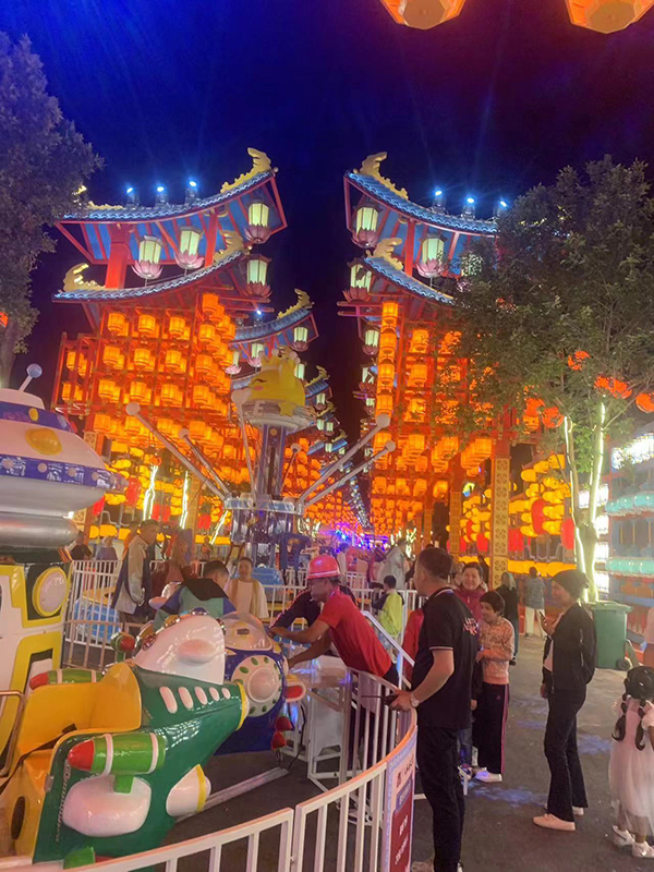 新疆特克斯华疆之夜  铁艺造型